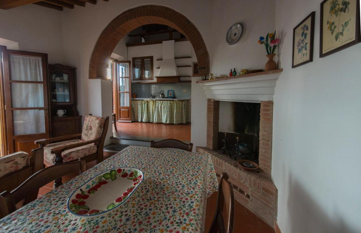 Agriturismo Poggio Al Tesoro Crespina المظهر الخارجي الصورة